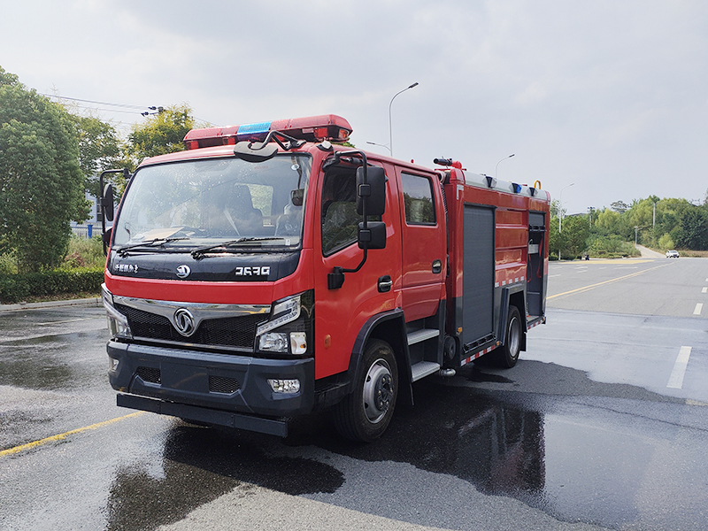 東風(fēng)5噸 泡沫消防車